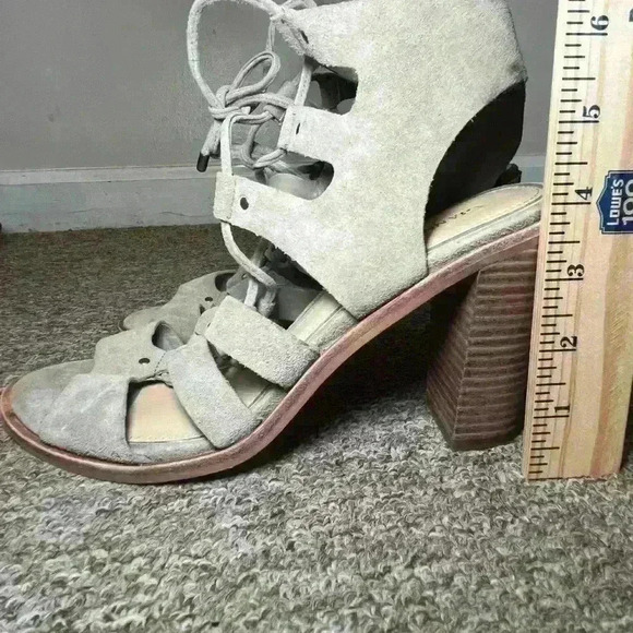 Gianni Bini Lace Up Chunky Wooden Heels - Grey Size 9 - NWOB - Picture 4 of 6